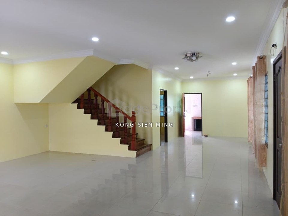 Sibu Double Storey Corner at Jalan Bayan, Sarawak, Sibu