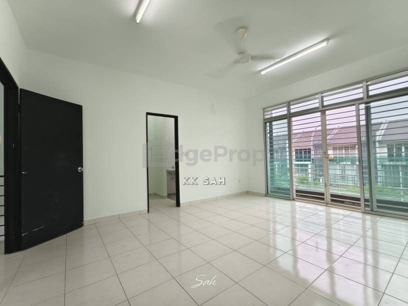 (CHEAPEST FULL LOAN) 3 STOREY TERRACE @ BANGI AVENUE 3, SEKSYEN 7, Selangor, Bangi