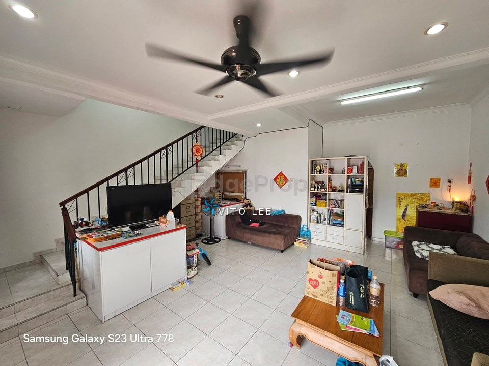 Looking for a cozy place to call your own? This Freehold Double Storey Terrace House is now on the market at a very reasonable price!