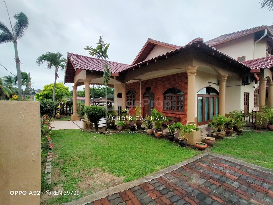 Luxury Double Storey Bungalow Near Beach @ PD | Partially Furnished | Below Bank Value, Negeri Sembilan, Port Dickson
