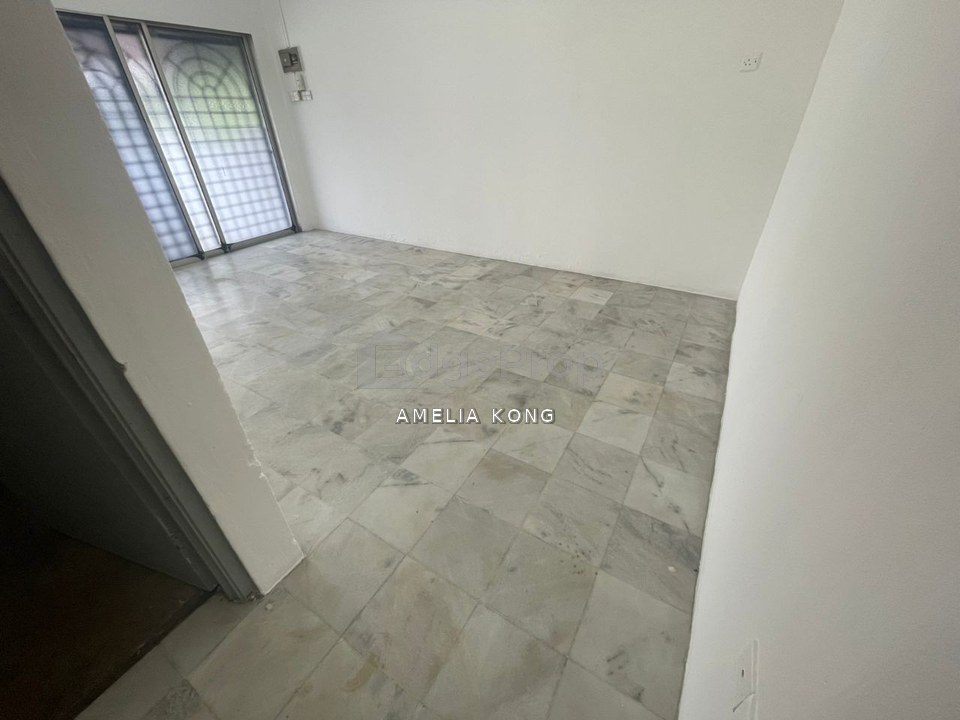 Newly painted house in Taman Pertama Ipoh For Rent, Perak, Ipoh