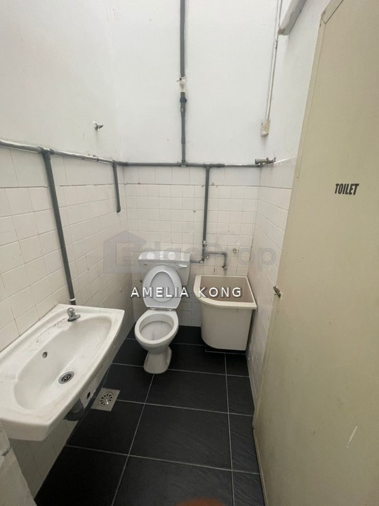 Newly painted house in Taman Pertama Ipoh For Rent, Perak, Ipoh