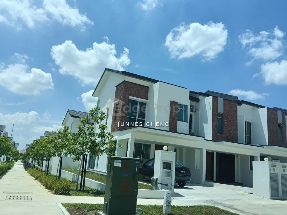 Gamuda Gardens Rawang - Illaria Hillside Homes Brand NEW  ENDLOT 2 Storey unit  For RENT with Furniture 