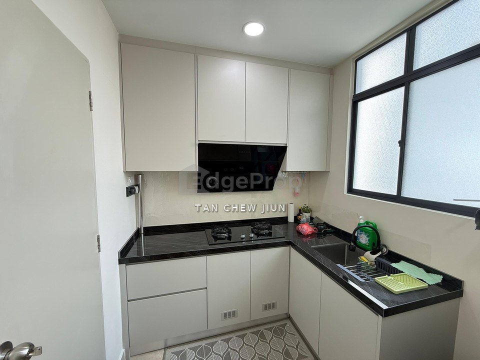 Metro Cheras Condo Fully Furnished 3 Bedroom Type Walking Distance to MRT Sri Raya, Selangor, Cheras