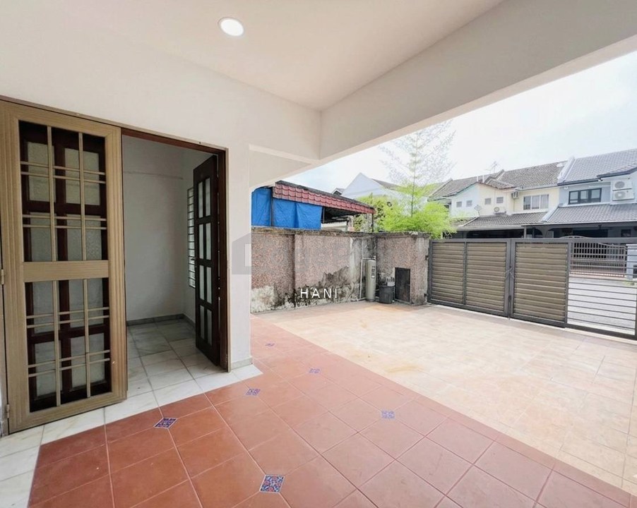 2 Storey Terrace Taman Puchong Utama | Renovated & Extended , Selangor, Puchong