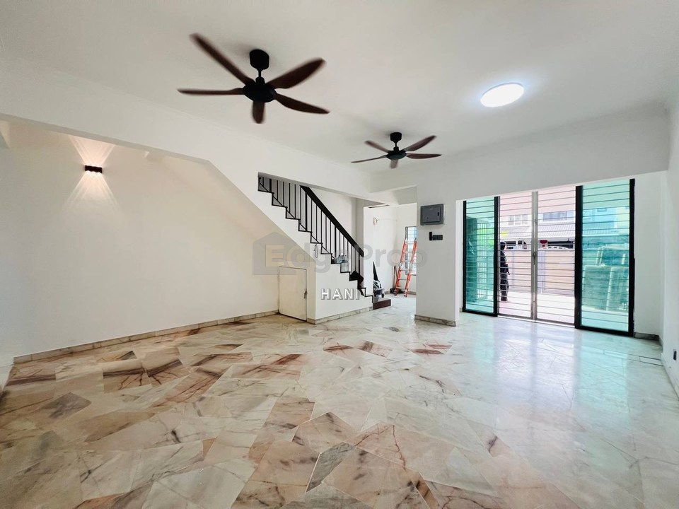 2 Storey Terrace Taman Puchong Utama | Renovated & Extended , Selangor, Puchong