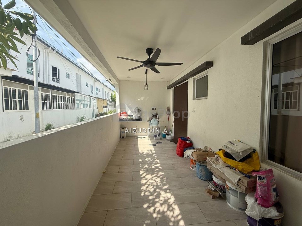 Renovated Double Storey House Kita Bayu Cybesouth Dengkil , Selangor, Dengkil