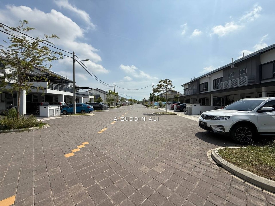 Renovated Double Storey House Kita Bayu Cybesouth Dengkil , Selangor, Dengkil