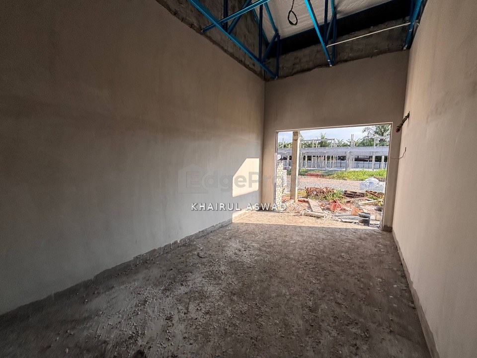 Persiaran Masjid Sultan, Pulau Indah, Selangor Rumah Teres 1 Tingkat BAWAH RM300K for sale., Selangor, Pulau Indah (Pulau Lumut)