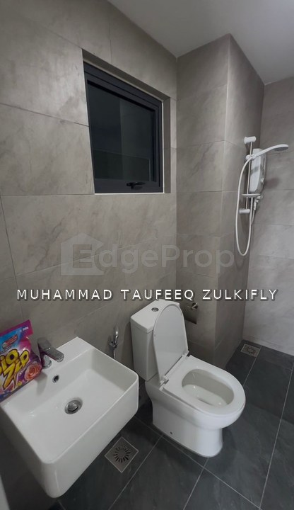 PARTIAL FURNISHED | SPACIOUS 3 + 1 Bedrooms | Tulip Residence, Denai Alam, Selangor, Shah Alam