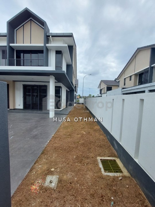 PARTIAL FURNISHED 2 Storey End Lot, Lyra Bandar Bukit Raja Klang, Selangor, Bandar Bukit Raja