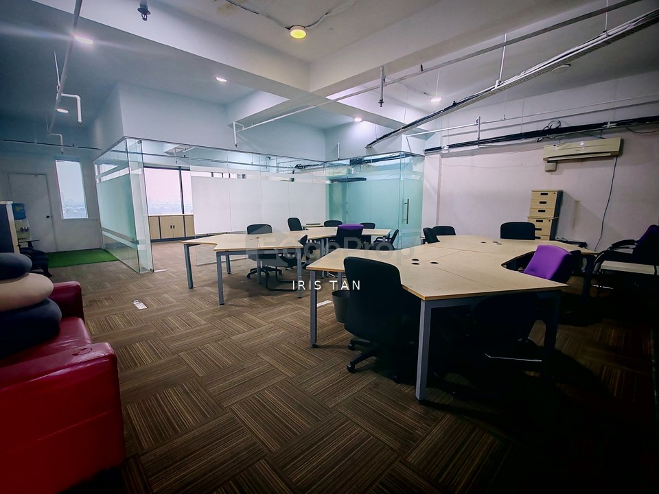Nicely renovated Puchong Office Space Furnished Office Puchong IOI Business Park for Rent, Selangor, Puchong