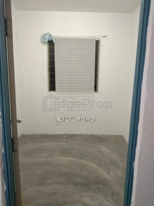 FOR SALE - Pangsapuri Sri Indah, Seri Kembangan PANGSAPURI SRI INDAH, PERSIARAN LESTARI PERDANA , SERI KEMBANGAN, SELANGOR