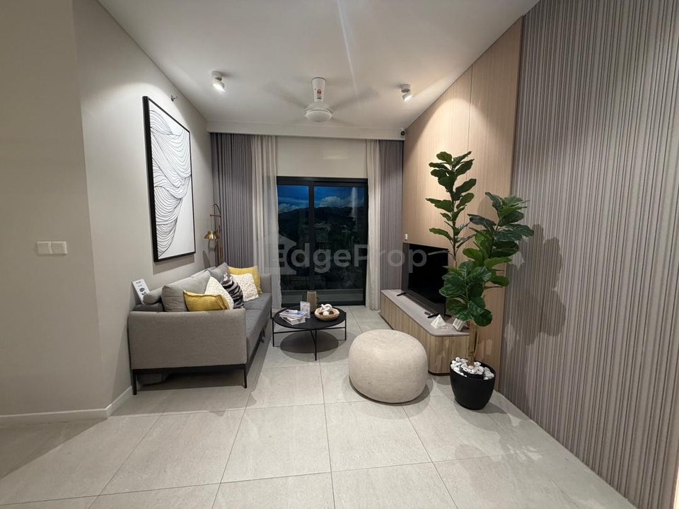 Breeze Hill, Tropicana Avalon