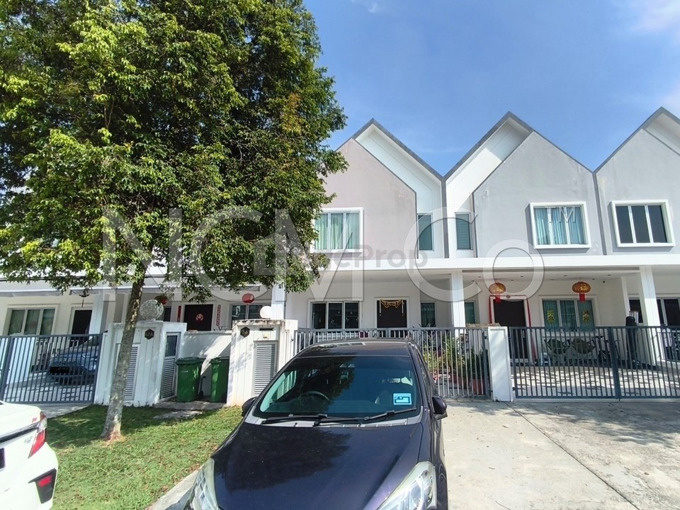 [Tranquil retreat away from the hustle and bustle of city life] 2 Storey Terrace House [Close to Lotus's Semenyih & Setia EcoHill Mall], Selangor, Semenyih