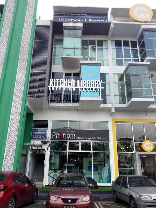 3 Storey Shop — Danga Utama