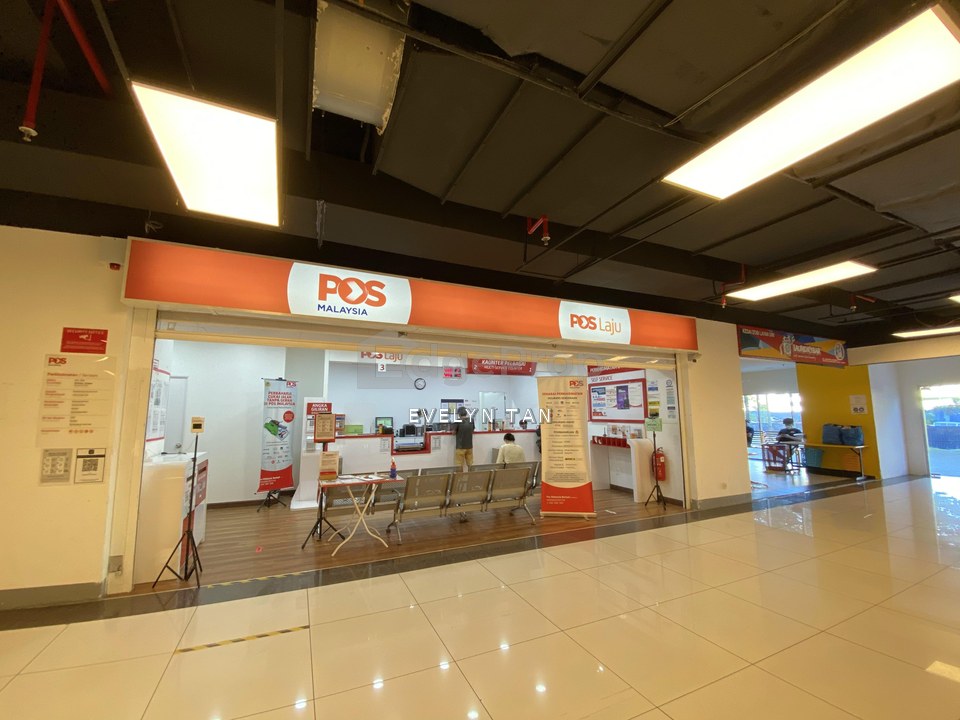 3 mins walk to lrt station below shopping mall, Selangor, USJ