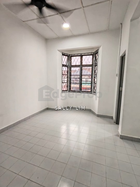 Desa Cemerlang Jalan Lanjut 14 Double Storey Renovated For Sale, Johor, Ulu Tiram