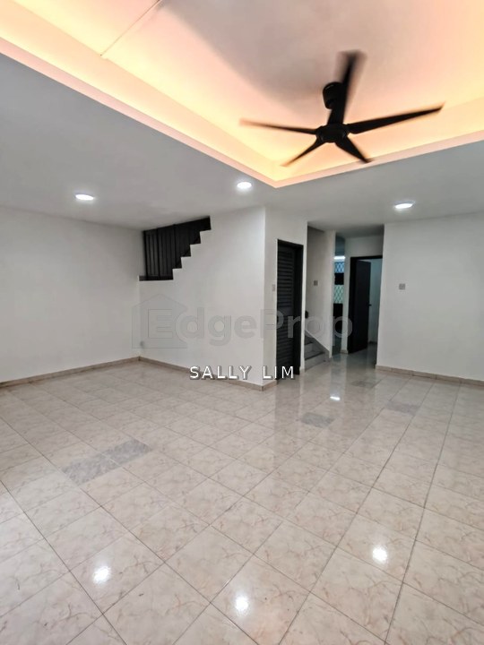Desa Cemerlang Jalan Lanjut 14 Double Storey Renovated For Sale, Johor, Ulu Tiram