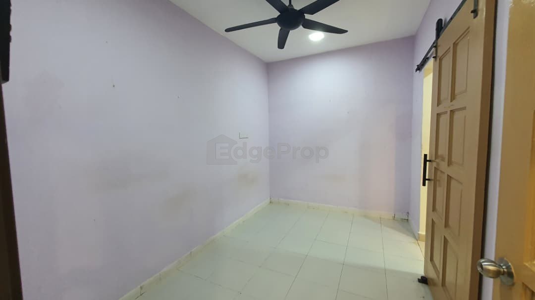 RUMAH TERES 2 TINGKAT TAMAN PELANGI SEMENYIH 2, Selangor, Semenyih
