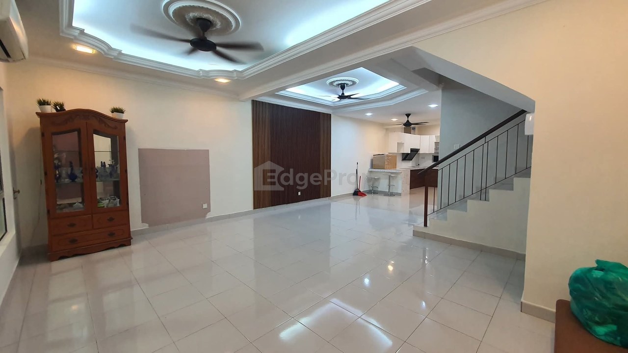 RUMAH TERES 2 TINGKAT TAMAN PELANGI SEMENYIH 2, Selangor, Semenyih