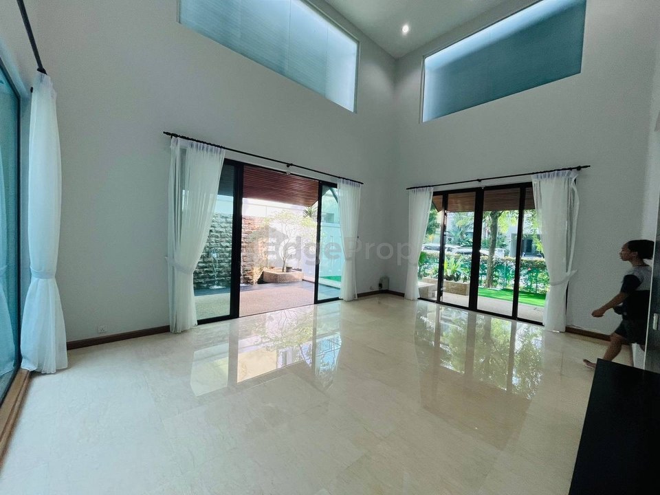 Villa Mont Kiara KL 3 Storey Detached Bungalow Guarded will Pool, Kuala Lumpur, Mont Kiara