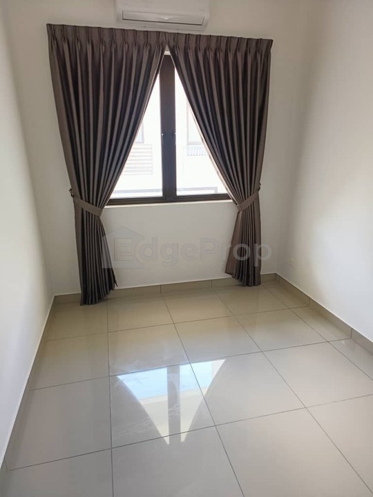 4 ROOMS WITH FAMILY AREA , Selangor, Cyberjaya