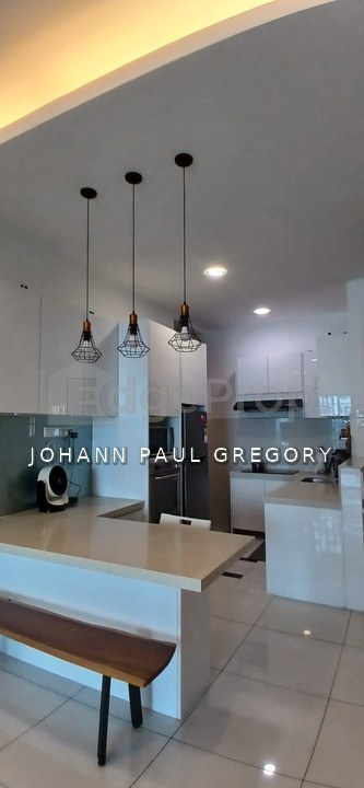 Beautiful Condo with 3 carparks Skypod Residence for Sale, Selangor, Puchong