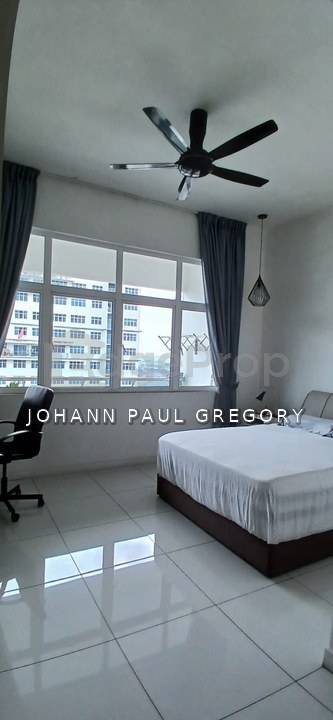 Beautiful Condo with 3 carparks Skypod Residence for Sale, Selangor, Puchong