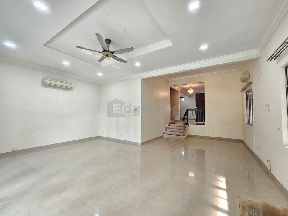 Limited, cheap 2.5 storey semi d , Selangor, Batu 9th Cheras