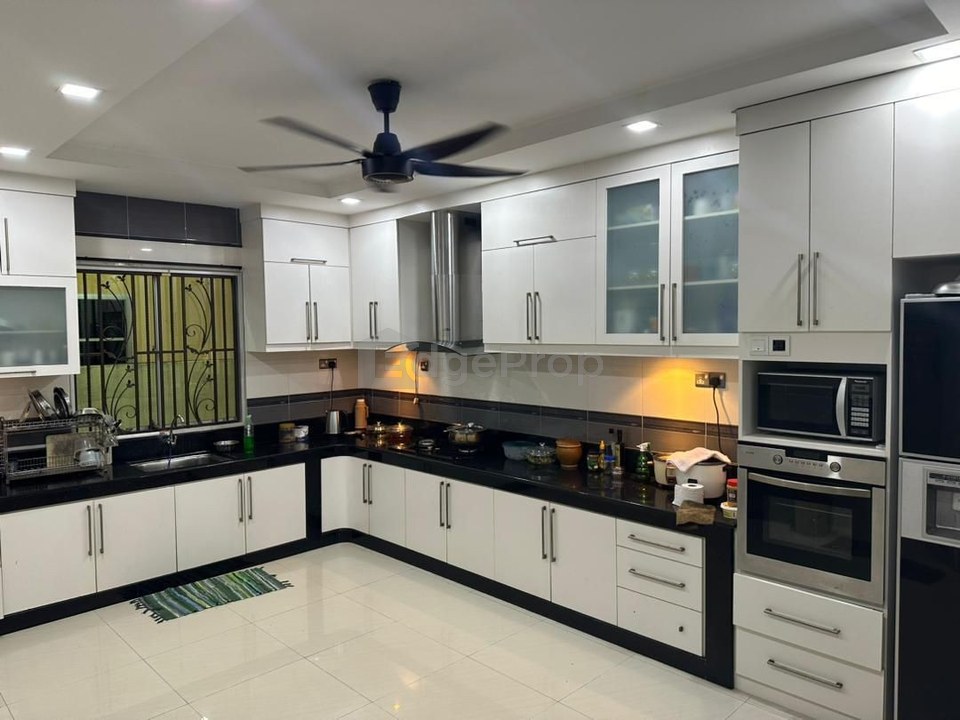 RUMAH SEMI-D 2 TINGKAT CANTIK KG KOH SITIAWAN PERAK, Perak, Sitiawan
