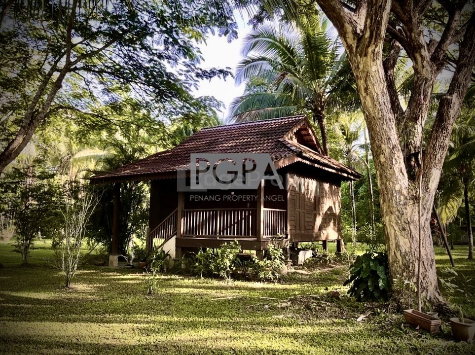 Tropical Bungalow Retreat with Guest House & Pool in Langkawi | Freehold Malay Reserve Estate on 3.81 Acres., Kedah, Langkawi