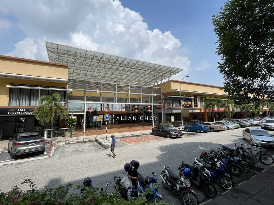 Pelangi Avenue