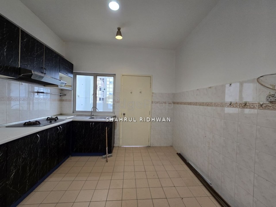 Sri Bayu Apartment,Puchong Renovated Big Master Bedroom, Selangor, Puchong