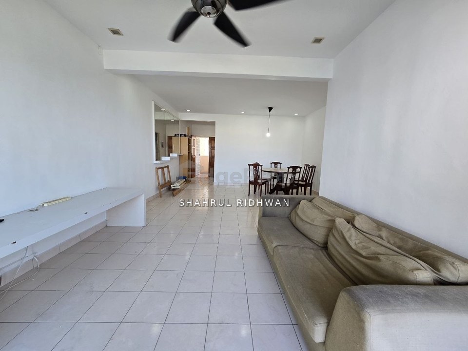 Sri Bayu Apartment,Puchong Renovated Big Master Bedroom, Selangor, Puchong