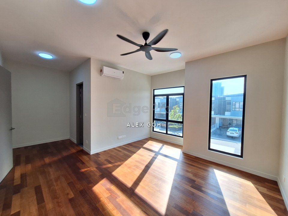 Newly renovated, Brand new air con & Kitchen Cabinet, Greenery & Quiet, Selangor, Cyberjaya