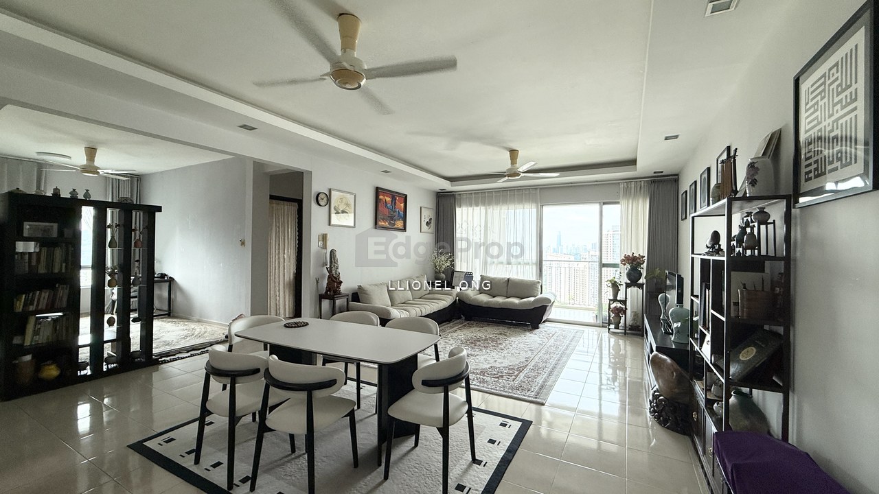 Riana Green East near Wangsa Mall and LRT Good condition selling below market, Kuala Lumpur, Wangsa Maju