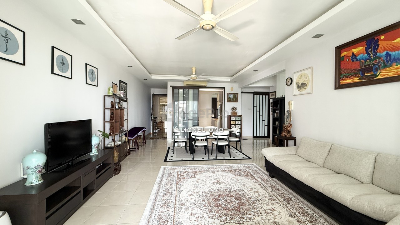 Riana Green East near Wangsa Mall and LRT Good condition selling below market, Kuala Lumpur, Wangsa Maju