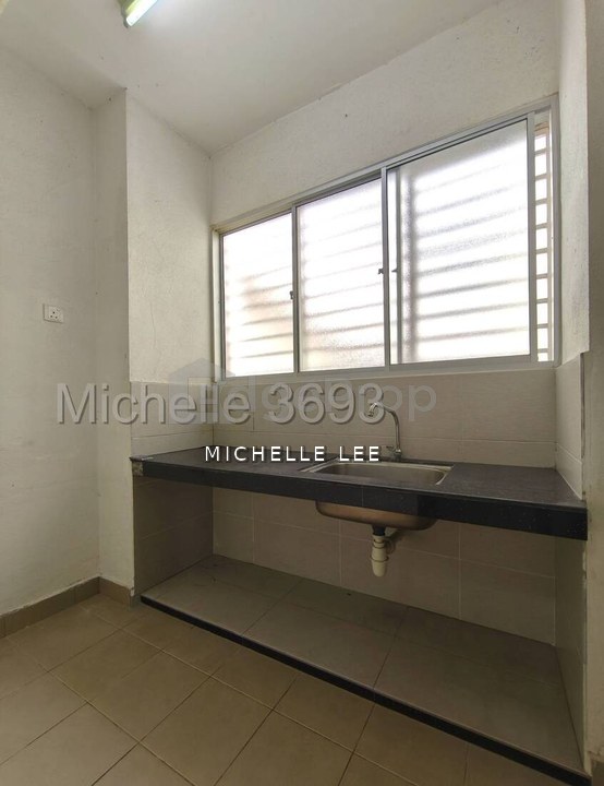 Pangsapuri Akasia @ Berjaya Park Sek.32 Shah Alam - Kitchen Cabinet , Air Cond, 2 Car Parks, Selangor, Shah Alam