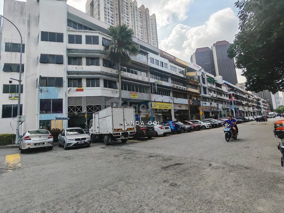 KOMPLEKS DAMAI