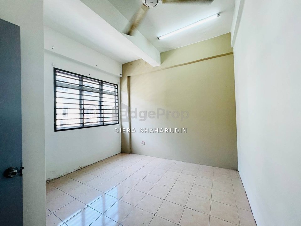 Taman Putri Kulai Flat
