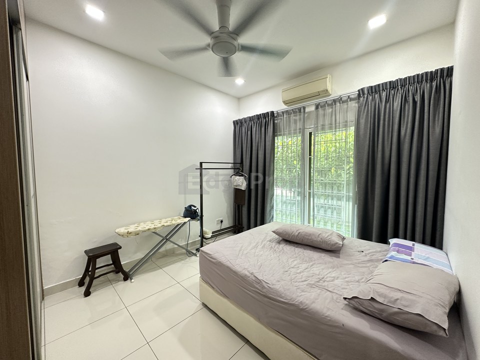 2storey cheap rental partial unit ready move in prime location guarded gated, Selangor, Kajang