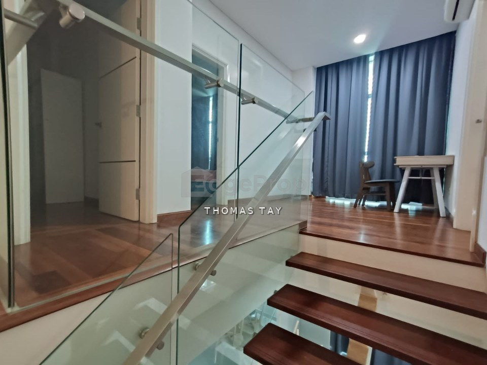 1 medini duplex 4 bedroom 3 toilet Condominium furnish below market rate can park 3 car, Johor, Nusajaya