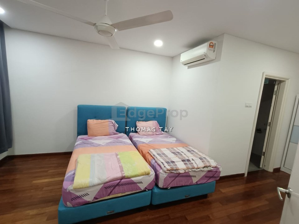 1 medini duplex 4 bedroom 3 toilet Condominium furnish below market rate can park 3 car, Johor, Nusajaya