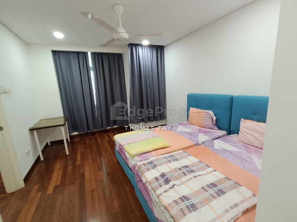 1 medini duplex 4 bedroom 3 toilet Condominium furnish below market rate can park 3 car, Johor, Nusajaya