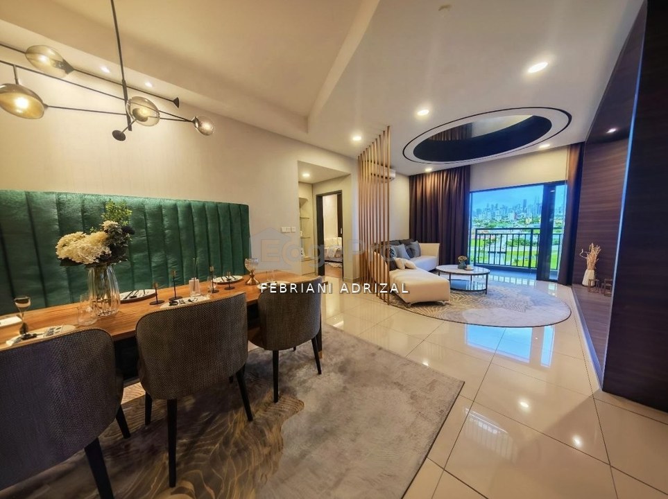 Padang Residences, Kota Semarak