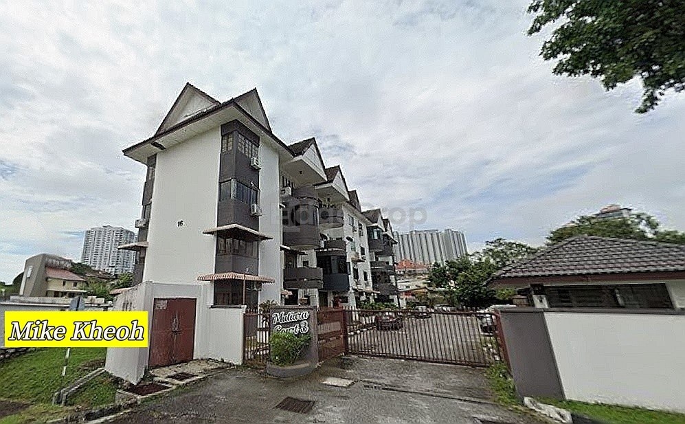 Mutiara Court