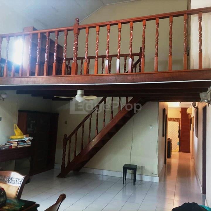 Section 5: Retro Single storey Bglow with BIG land, Selangor, Petaling Jaya