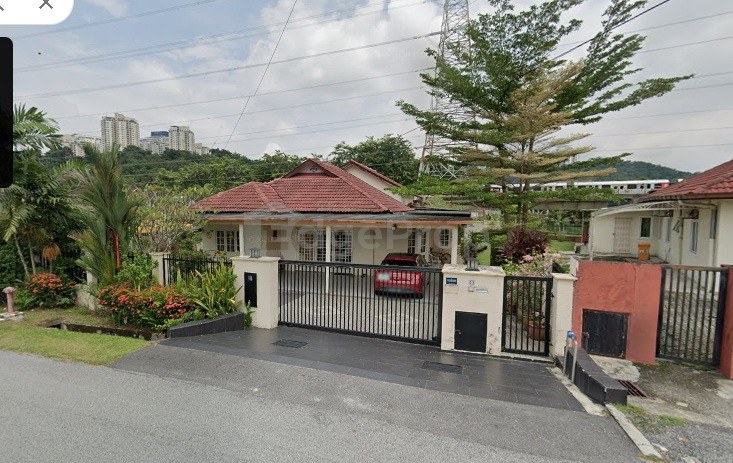 Section 5: Retro Single storey Bglow with BIG land, Selangor, Petaling Jaya