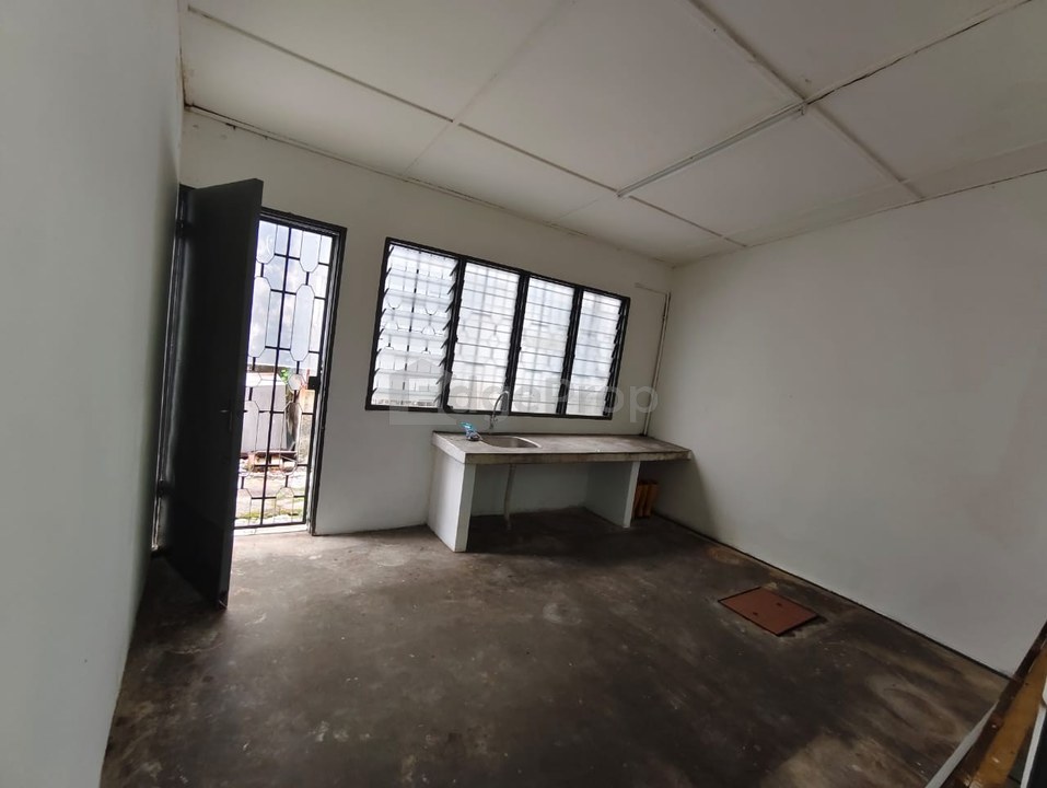 Jalan Sri Rawang - 15x50 - 2R1B, Selangor, Rawang